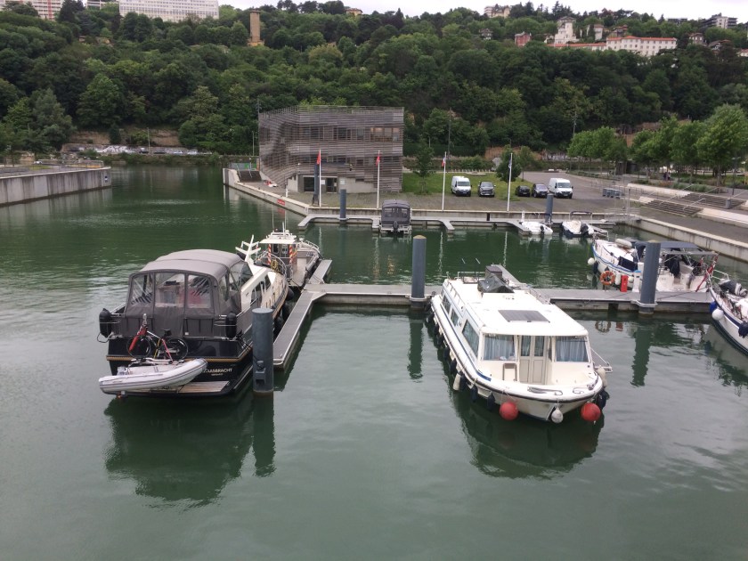 3B320AF6-F5BE-4F4A-9508-1465B548D01D