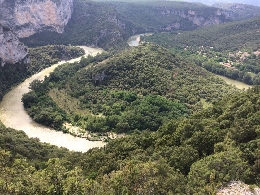 2FBE938D-B588-43EE-8394-39B983CE9BB8